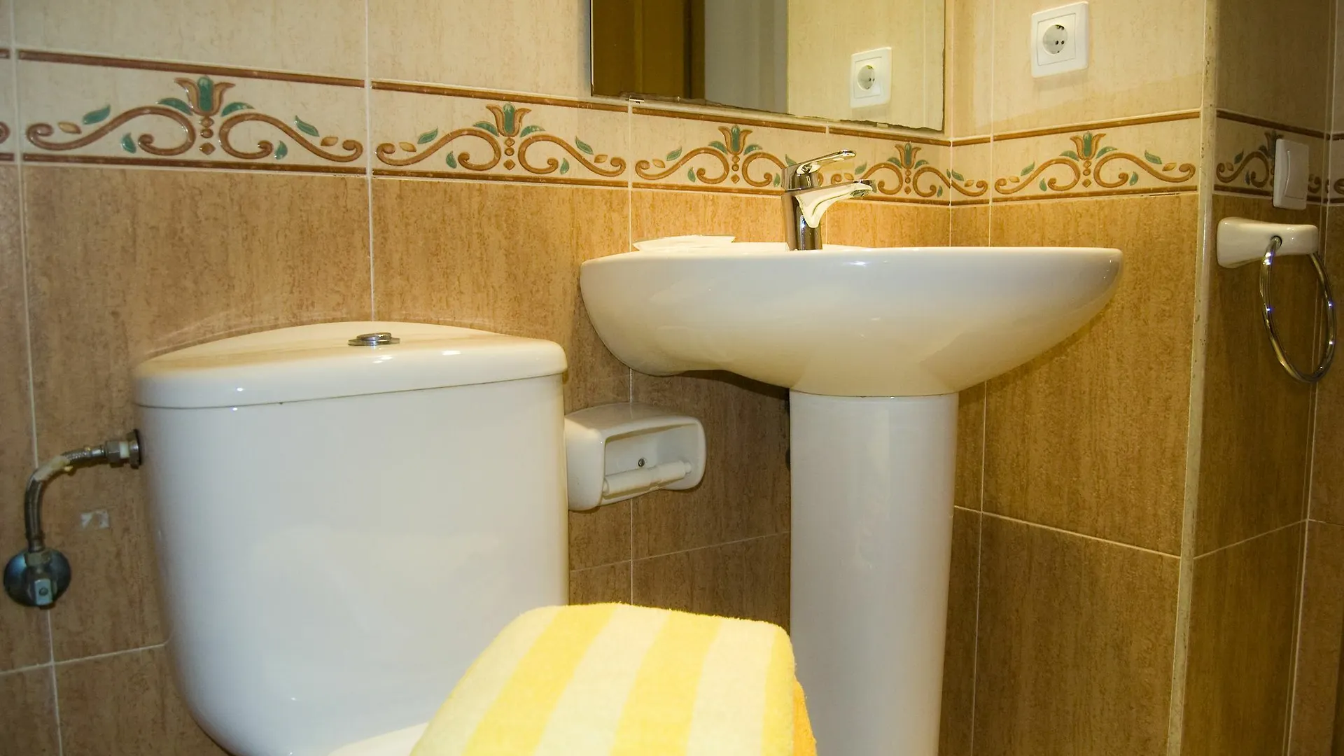 Apartamentos AR Easy Oliva Lloret de Mar