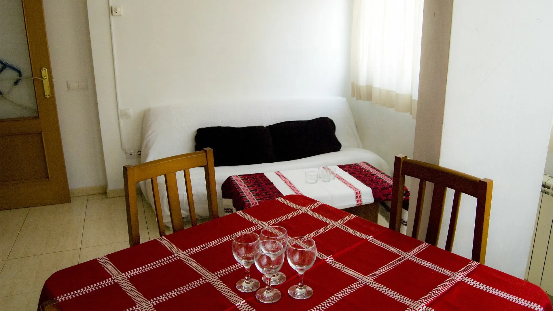 Apartamentos Ar Easy Oliva 료렛 드 마르 아파트